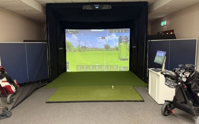 golf simulator available
